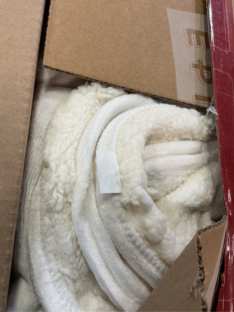 Condition photo showing Good Condition for Nautica - King Blanket, Soft Plush Fleece Bedding, Ideal for Bed or Couch, Oeko-Tex Certified (Solid White) Solid White King