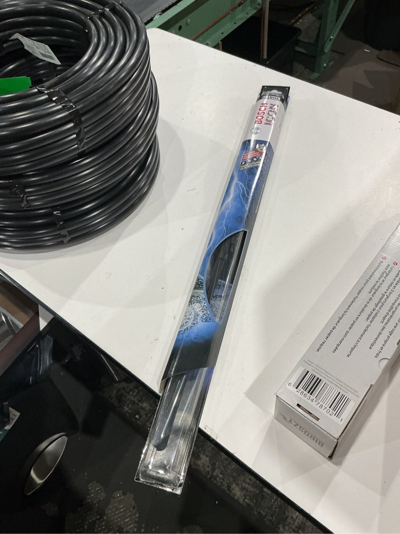 Condition photo showing Good Condition for bosch 28boe bosch icon wiper blade