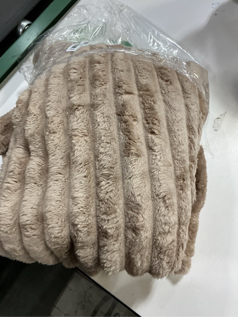 Condition photo showing Good Condition for NEWCOSPLAY Super Soft Throw Blanket Taupe Premium Silky Flannel Fleece 3D Ribbed Jacquard Lightweight Bed Blanket All Season Use (Taupe Ribbed, Throw(50"x60")) Taupe Ribbed Throw(50"x60")