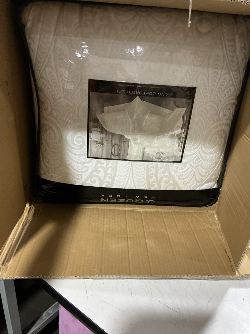 Condition photo showing Good Condition for white 4-piece damask comforter set by j. queen new york