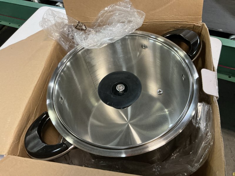 Condition photo showing Good Condition for vivicreate stainless steel stock pot with lid induction compatible soup pot heavy bottom cooking pot with built in scale olla de acero inoxidable para inducción 22 quarts