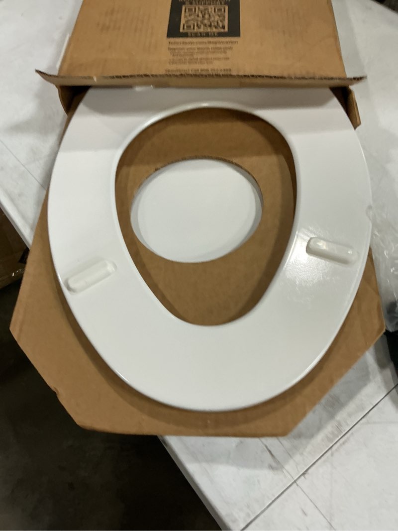 Condition photo showing New/Like New for bemis 1500ec 390 lift-off wood elongated toilet seat, cotton white (pack of 1) elongated basic