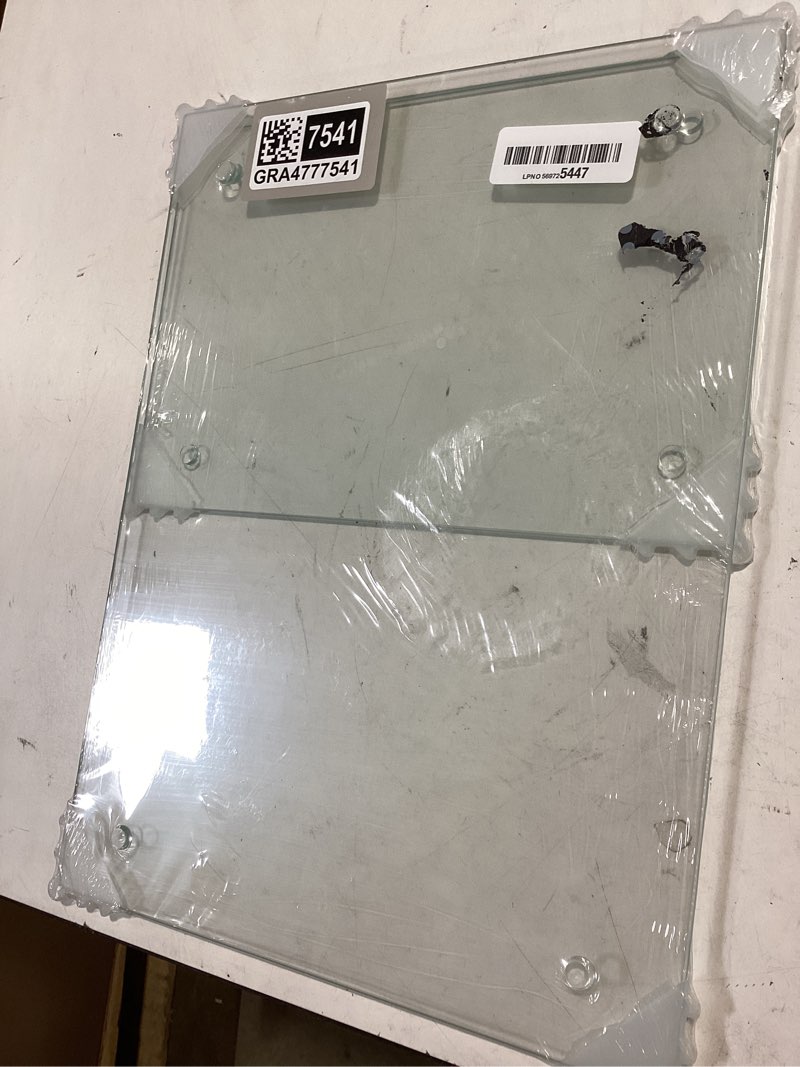 Condition photo showing Good Condition for seelenruhe tempered glass cutting boards for kitchen counter, clear cutting boards for countertop, non-slip, heat-resistant, easy to clean, kitchen decoration, 16x12 & 12x8 2pcs 2pcs - 12"x16" & 12"x8" clear
