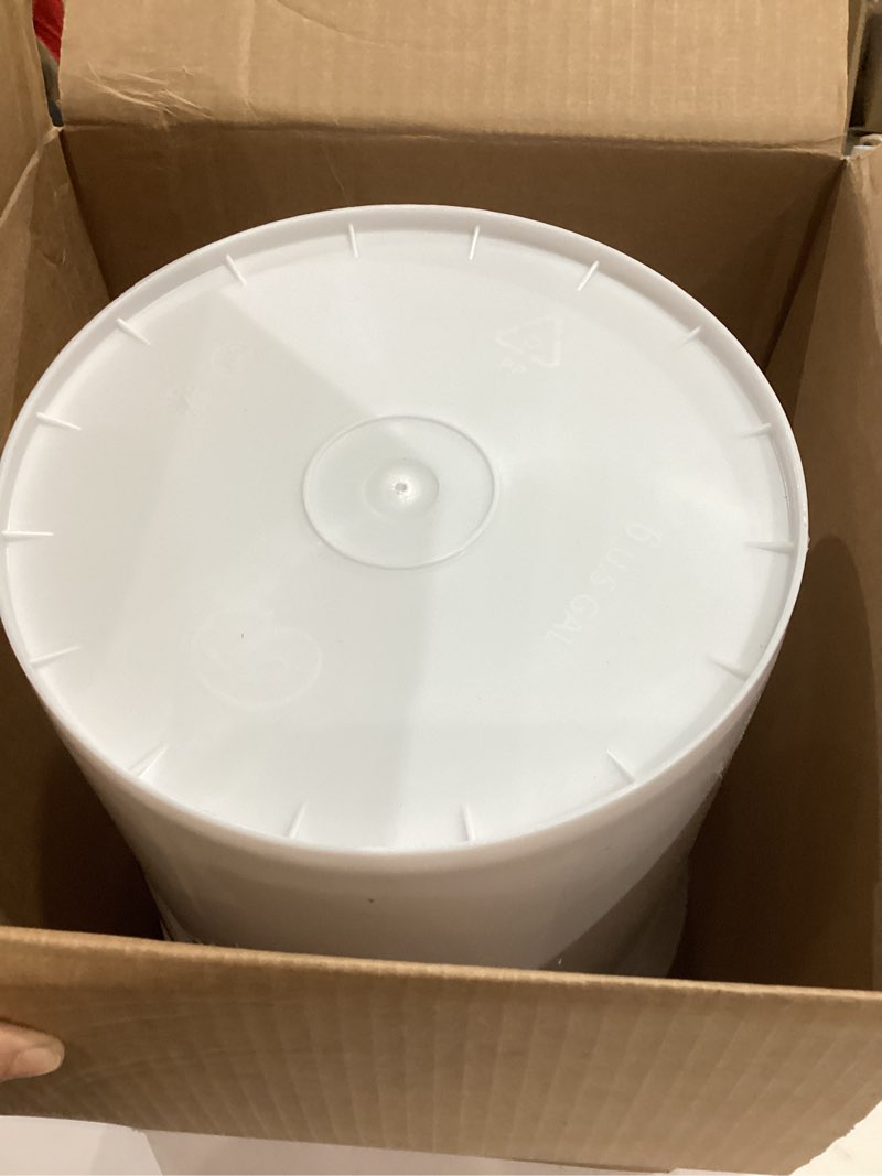 Condition photo showing Good Condition for Champion Sports 6 Gallon Bucket with Padded Soft Seat Lid - Durable Construction - Balls Not Included - Ideal for Baseball, Softball, T-Ball, Practice Balls, and Lacrosse – White