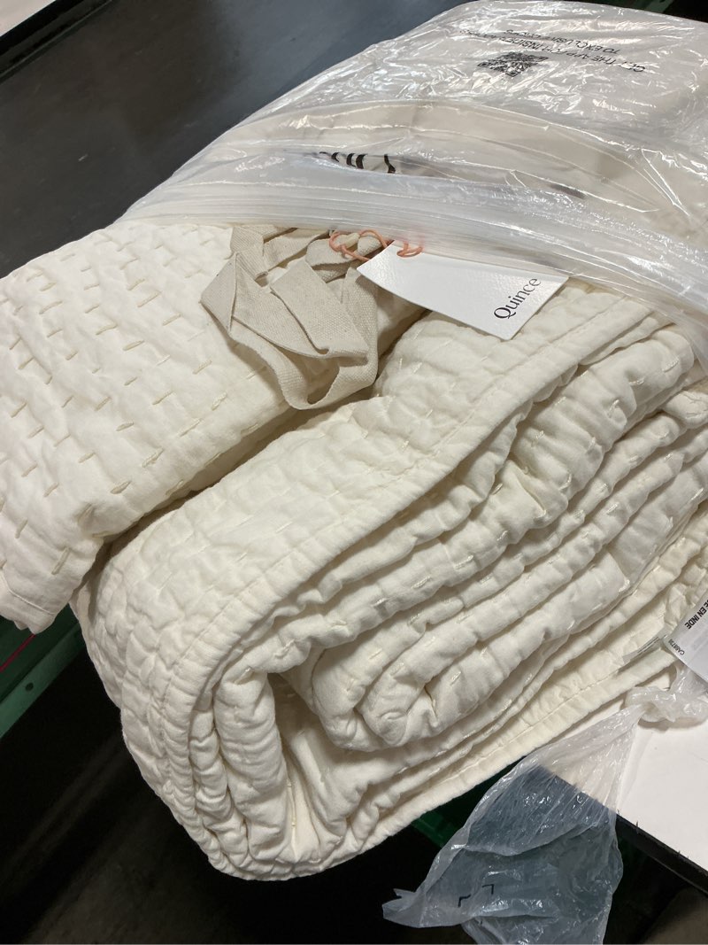Condition photo showing New/Like New for european linen cotton stitch quilt set(108inx92in)
