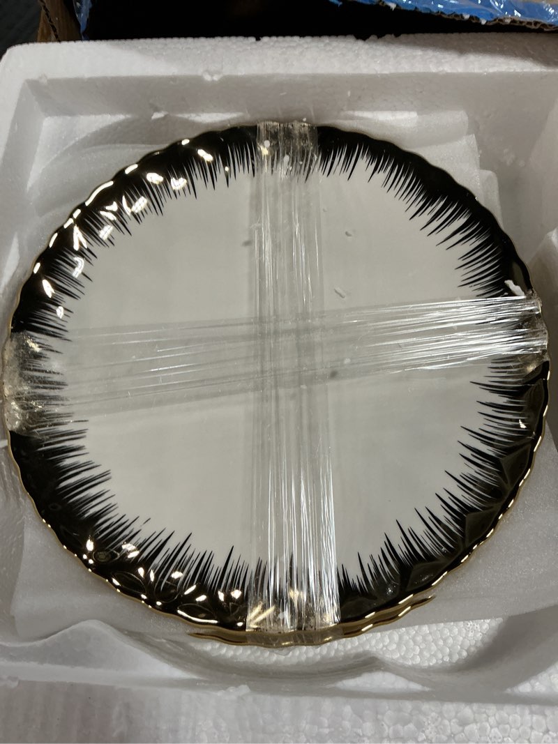Condition photo showing New/Like New for dinner plates, ceramic dinner plates set of 4, white dinner plate with gold rim, 10 inch dinnerware dish set for kitchen round salad-plates, dessert appetizer plate serving dishes for parties white and gold-01