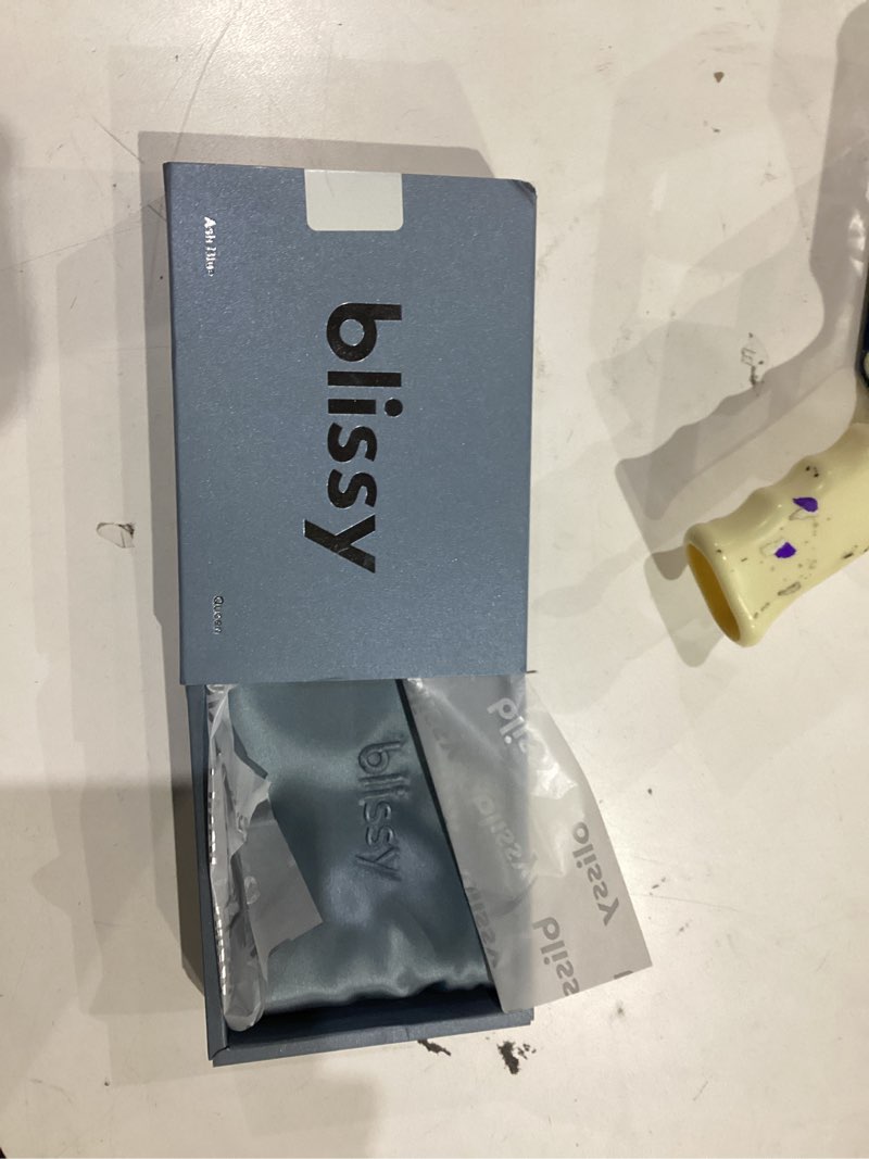 Condition photo showing Good Condition for blissy silk pillowcase - 100% pure mulberry silk - 22 momme 6a high-grade fibers - silk pillow cover for hair & skin - regular, queen & king (ash blue, queen) ash blue queen