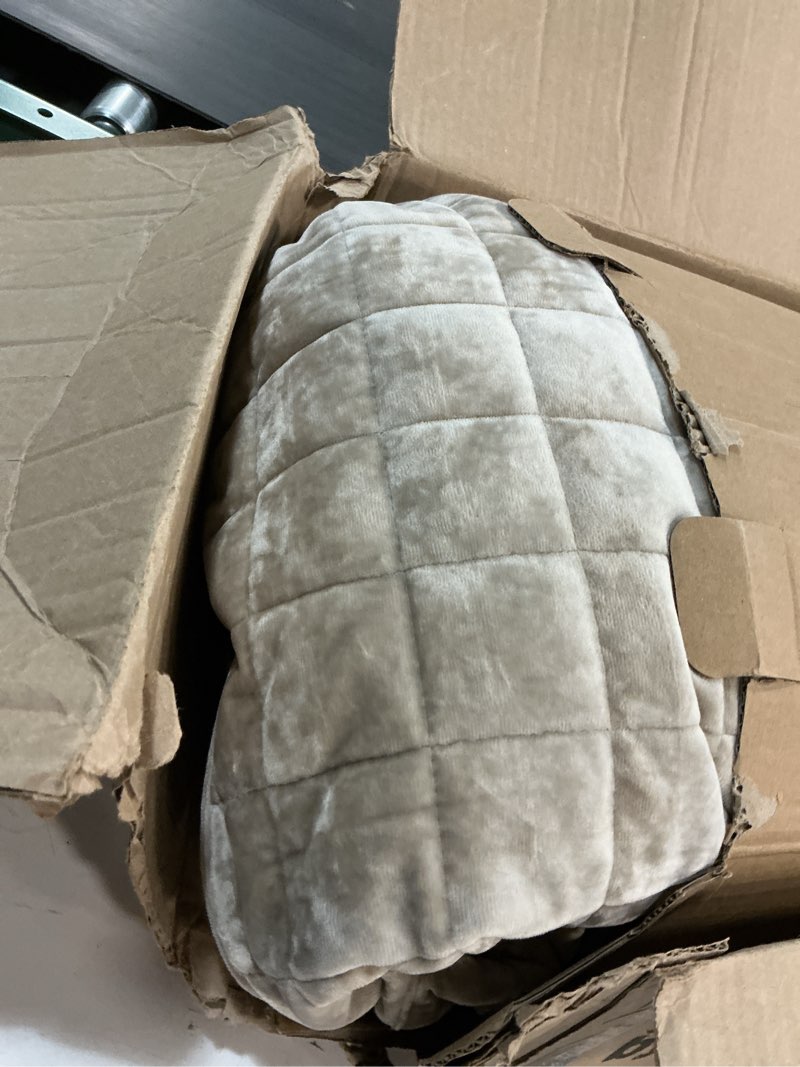 Condition photo showing Good Condition for RECYCO Luxury Velvet Quilt Set Full Queen Size Bedding Sets, Ultra Soft Velvet Comforter Set, Lightweight Channel Box Stitch Oversized Bedspread Coverlet for All Season, with 2 Shams, Urban Taupe Full/Queen (88" x 92") Urban Taupe