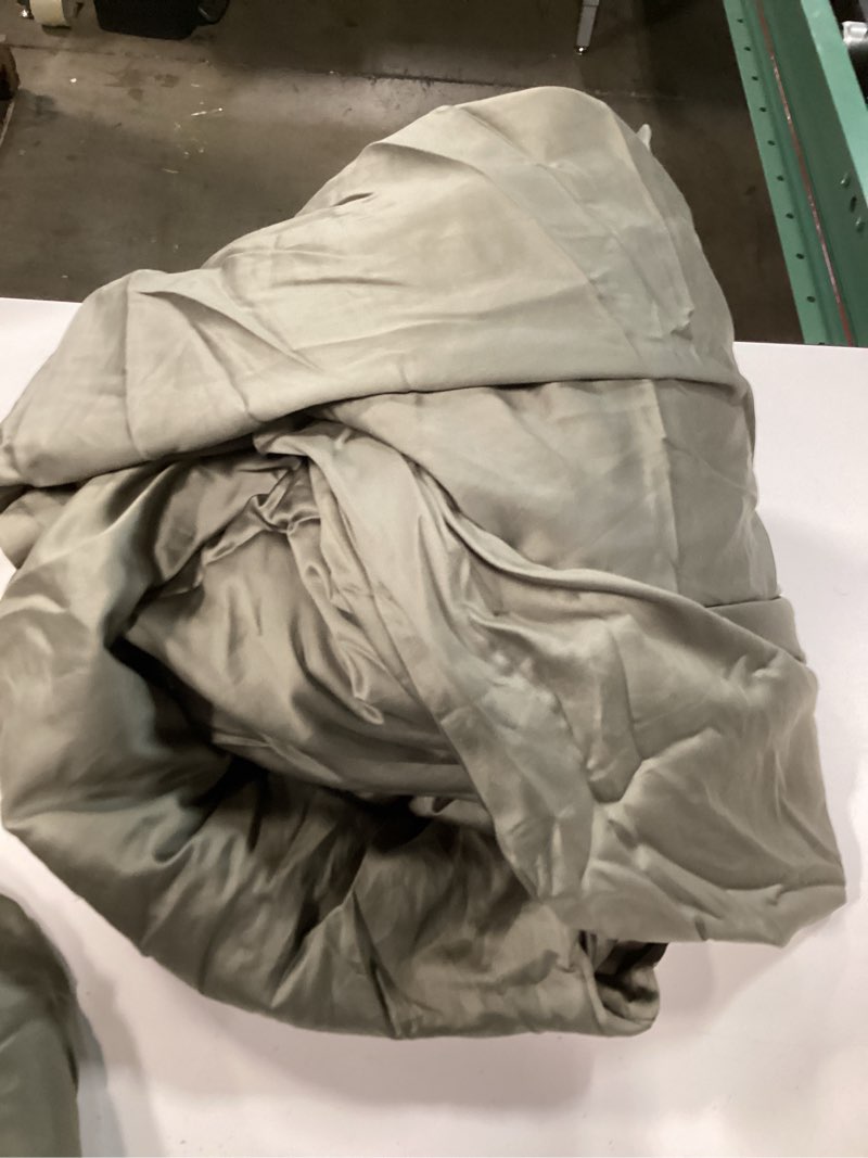 Condition photo showing New/Like New for signature giza cotton sateen duvet cover, king/cal king, dried sage
