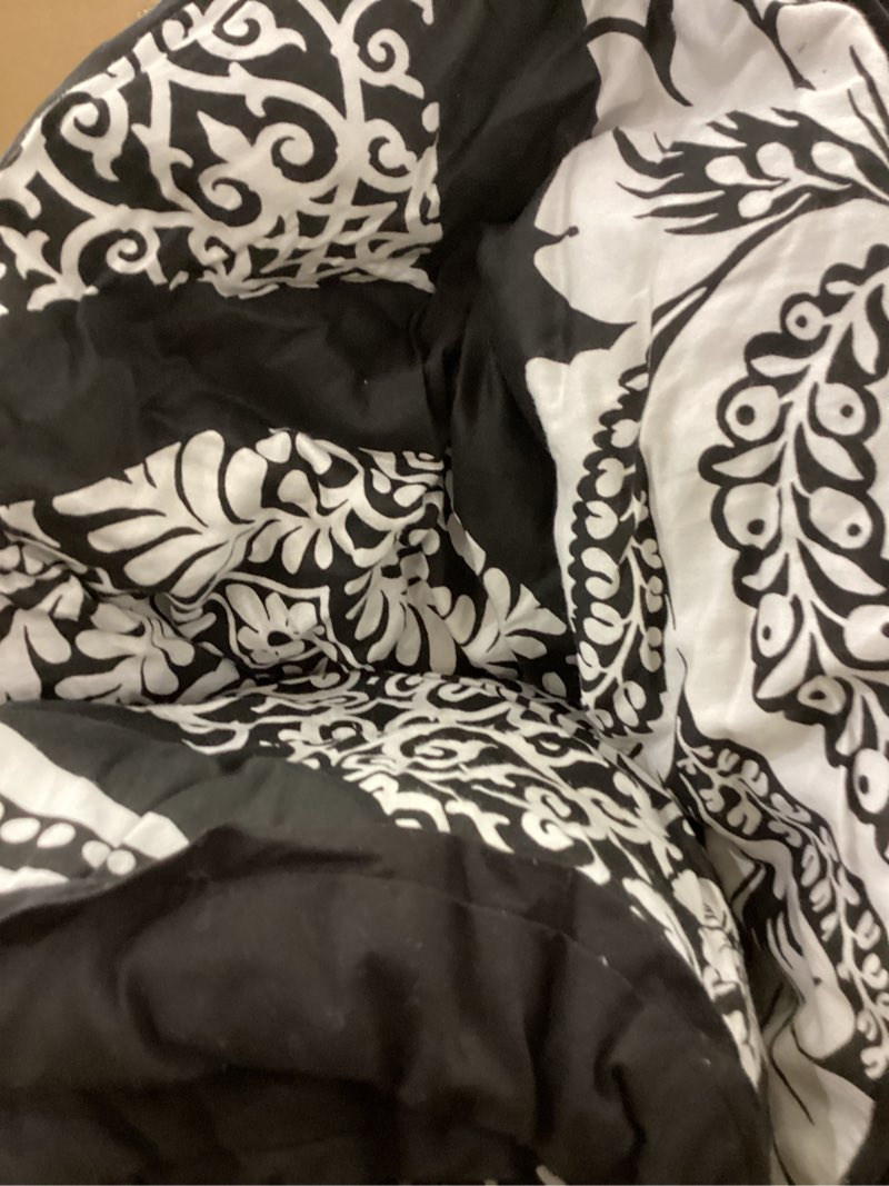 madison park vienna sateen cotton comforter set, breathable, soft cover, trendy, all season down alternative cozy bedding with matching shams, california king, black 7 piece