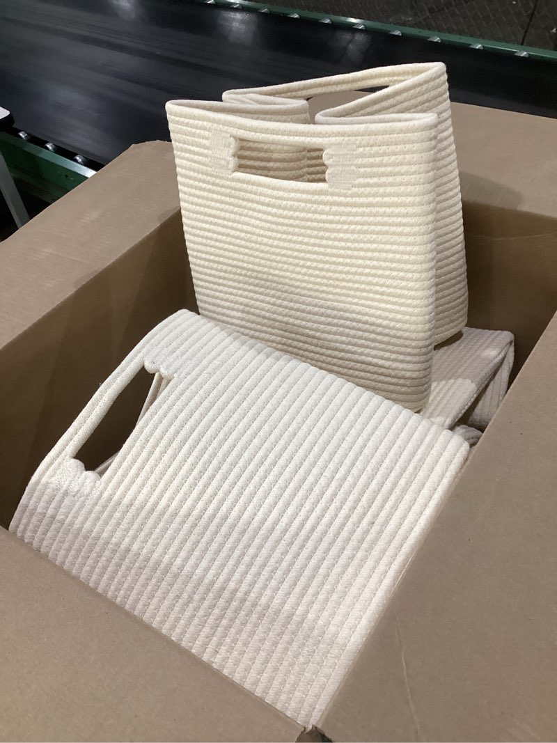 4 pack white square boxes