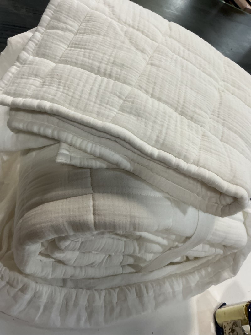 Condition photo showing Good Condition for  airy gauze box quilt set twin / 4.120 twin 4.120