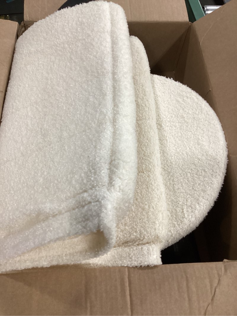 Condition photo showing Good Condition for white ottoman