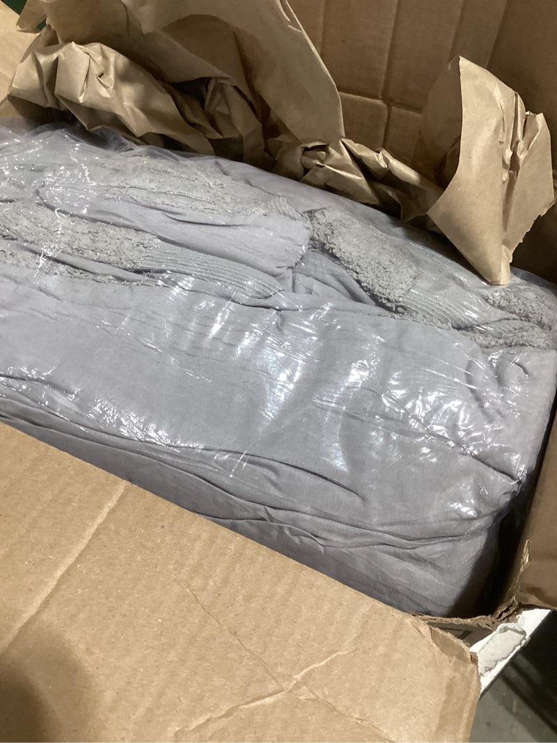 Condition photo showing Good Condition for Bedsure King Size Comforter Set Grey, Boho Tufted Bed Set, Checkered Farmhouse Shabby Chic Bedding, 3 Pieces, 1 Plaid Geometric Comforter and 2 Pillow Shams King 13 - Grey - Tufted Checkboard