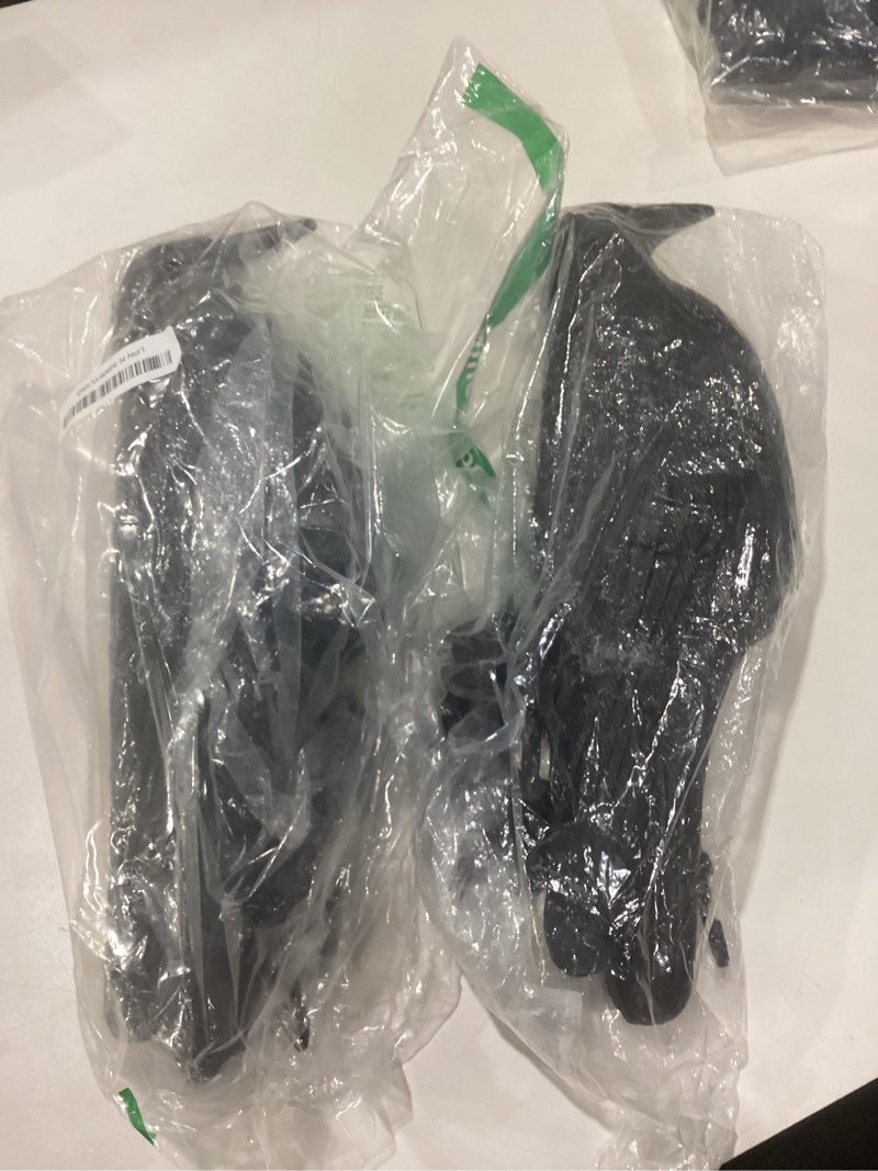Condition photo showing Good Condition for Realistic Crow Decoys, Life Sized Simulation Crow Statue Hunting Bait Decoys Black Crow Figuring,Flying Bird Props for Halloween Party Outdoor Garden Crow Decor (2PCS)