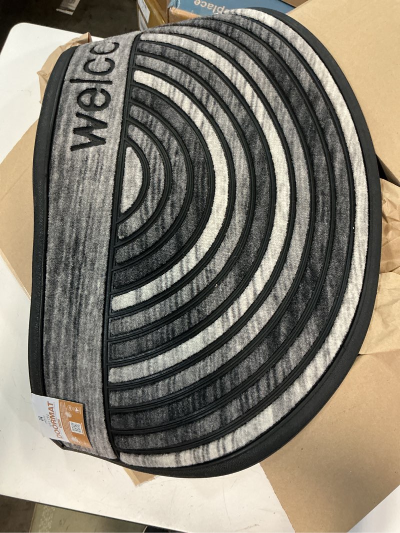 Condition photo showing Good Condition for Callowaymills 18-in x 30-in Gray Non-Slip Grip Indoor or outdoor Door Mat