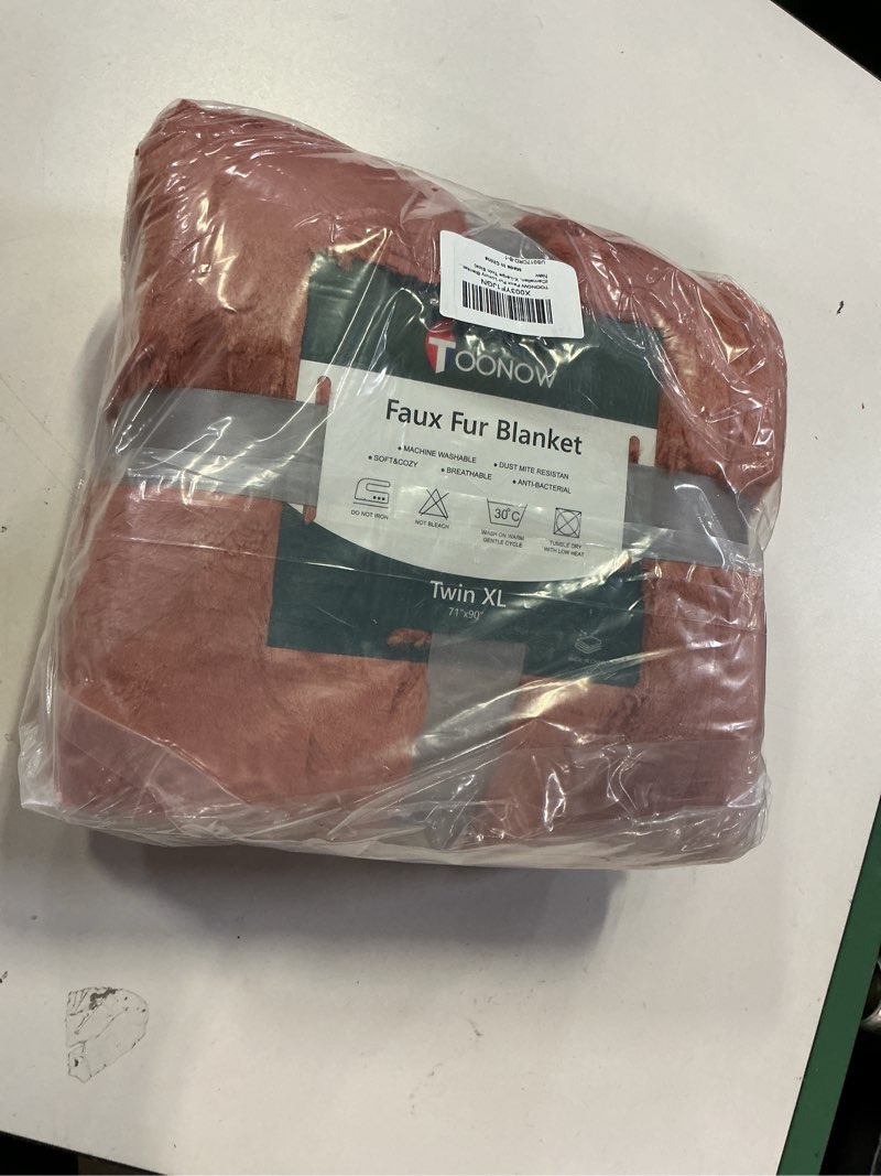 Condition photo showing New/Like New for TOONOW Faux Fur Luxury Throw Blanket,Double Side Soft Fluffy Shaggy Fuzzy Blanket for Couch Sofa Bed (Carnelian, X-Large Twin Size) Carnelian X-Large Twin Size