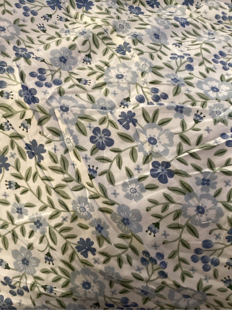 Unknown size Bedding sheets possibly xl twin 
