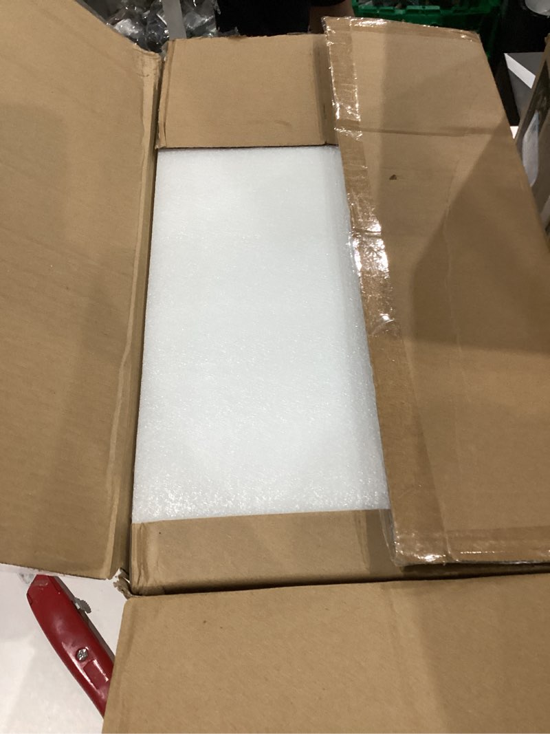 Condition photo showing New/Like New for METWET Bathroom Light Fixtures Over Mirror, 3-Light Brushed Gold Vanity Light with Square Clear Glass Shade, Modern Wall Sconces, Vanity Lighting Fixtures, VL194-BG-3 Gold, Square Glass Shade 3-Light