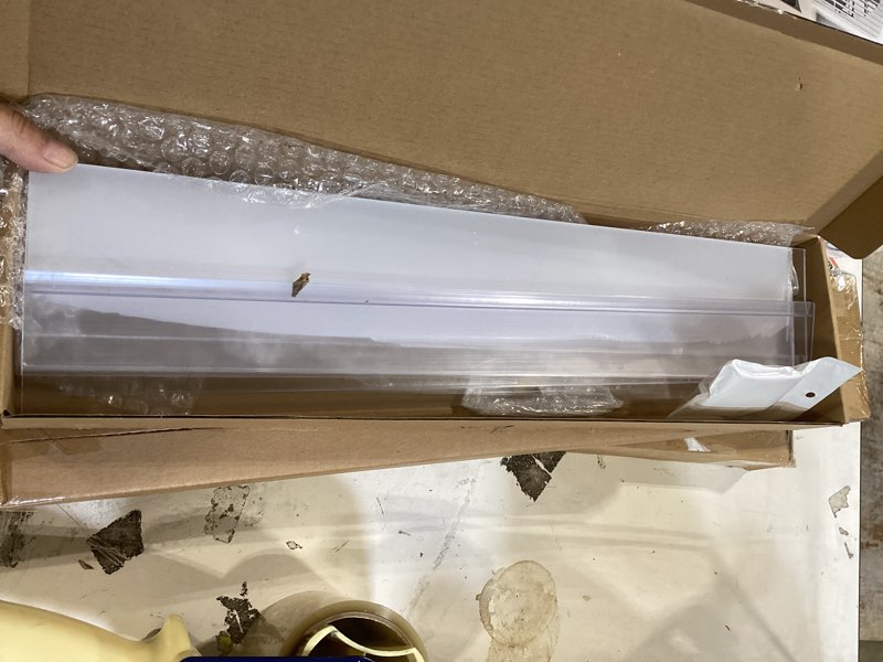 Condition photo showing Good Condition for pawfly 10 gallon fish tank lid, 19.3" x 9.65" x 0.14", clear polycarbonate canopy for aquariums without center brace, 10 gallon aquarium lid aquarium hood, long tank lid, plastic fish tank cover
