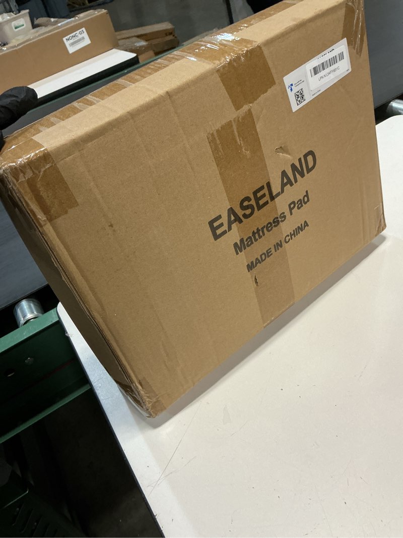 Condition photo showing New/Like New for EASELAND Queen Size Mattress Pad Pillow Top Mattress Cover Quilted Fitted Mattress Protector Cotton Top Stretches up 8-21" Deep Pocket Cooling Mattress Topper (60x80 inch, White) White Queen