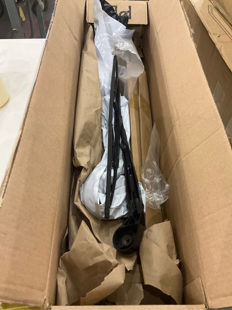 Condition photo showing As Is for X AUTOHAUX Rear Windshield Wiper Blade Arm Set for BMW X5 E53 1999-2006 - 450mm 18inch