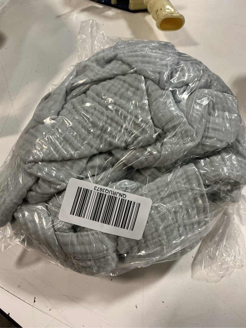 Condition photo showing Good Condition for organic cotton gauze dream quilt set, full/queen, mist