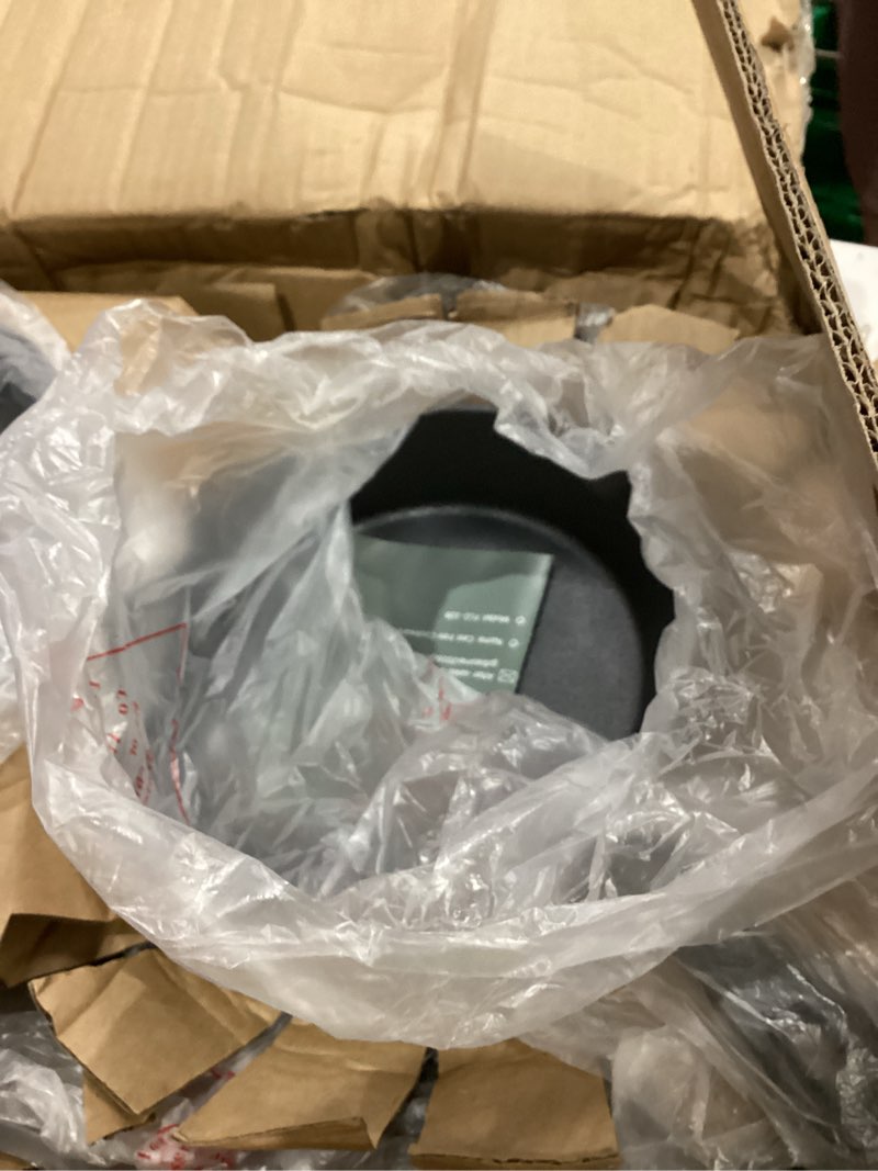 Condition photo showing Good Condition for 6 piece pre-seasoned cast iron cookware set – incl. 5qt dutch oven with lid, 8'' and 10.25'' cast iron skillets, 10.5'' round griddle, and a square grill pan for kitchen, stovetop, & camping