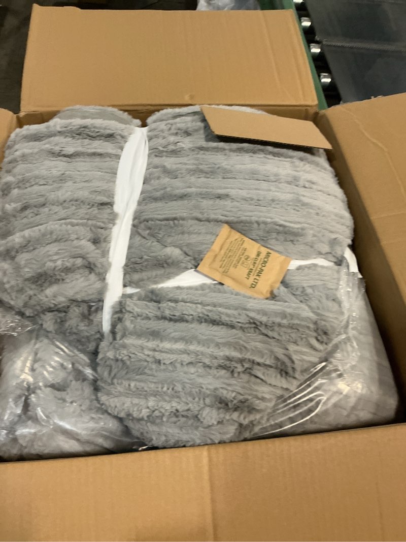 Condition photo showing Good Condition for ugg kenzie full/queen comforter set with 2 pillow shams plush faux fur bedding soft warm down alternative comforter washable hypoallergenic fluffy blanket set for bedroom, full/queen size, seal grey full/queen