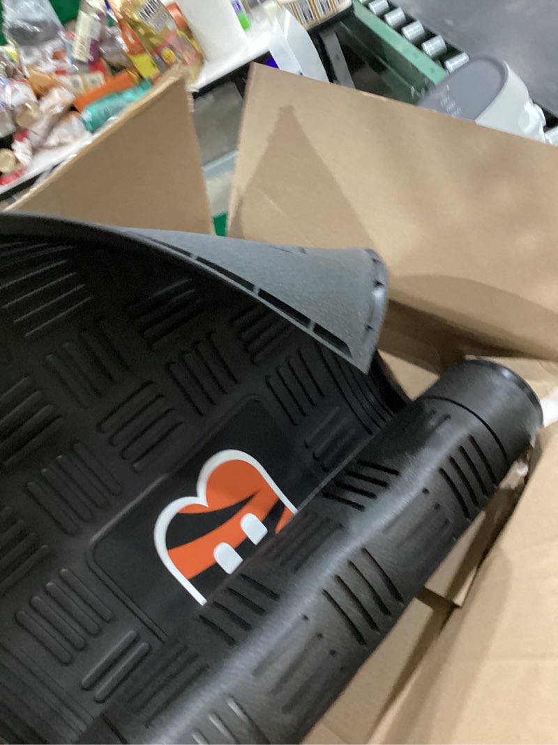 Condition photo showing Good Condition for FANMATS NFL Unisex-Adult Medallion Door Mat Cincinnati Bengals 1'8" x 2'7" (Rectangular) Team Colors