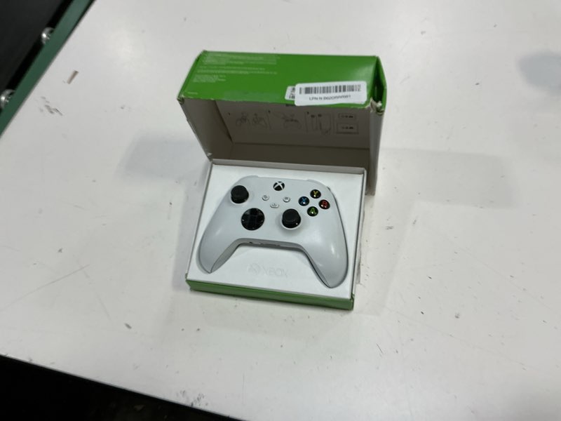 Condition photo showing Good Condition for xbox wireless gaming controller (2025) – robot white – play on xbox, windows, android, ios, firetv sticks, smart tvs, vr headsets