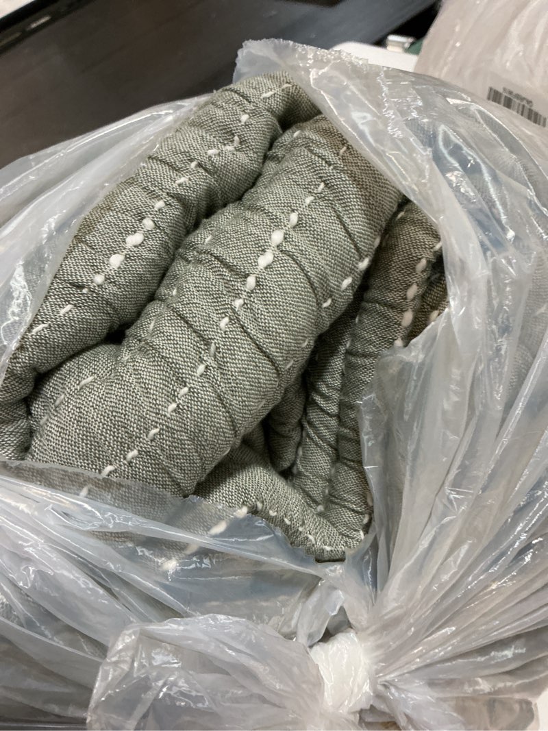 Condition photo showing Good Condition for organic cotton channel stitch coverlet, king/cal king, green