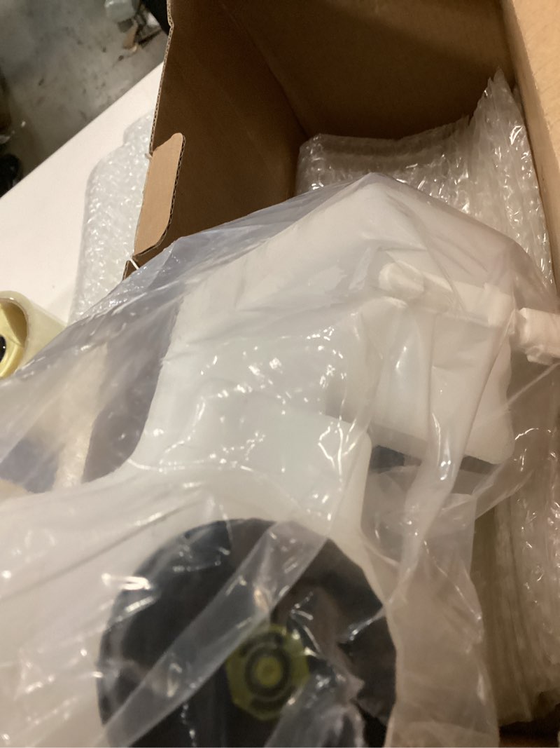 Condition photo showing Good Condition for brake master cylinder with reservoir and sensor compatible with mazda 3 2004-2013 replacement for m630486,bpys4340z, bpys4340za,bpys4340zb, bpys4340z