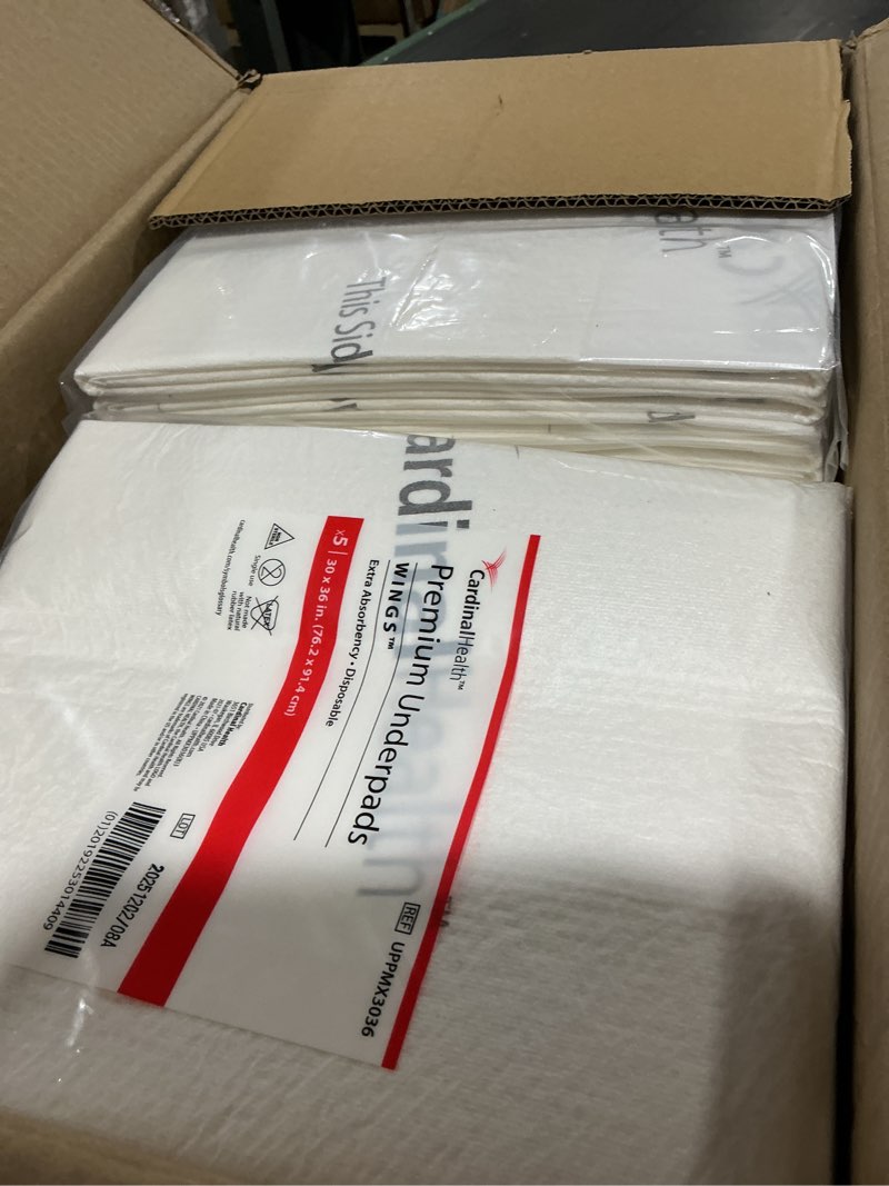 Condition photo showing Good Condition for cardinal health™ wings™ extra absorbency premium underpad, white, 30 x 36in, disposable bed pads, chux pads, adults, elderly, kids - case of 70 30 in x 36 in case of 70