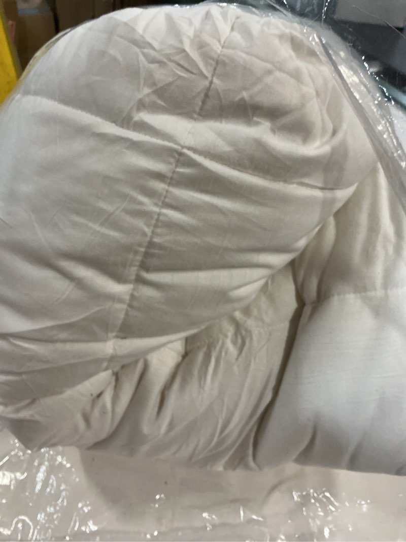 Condition photo showing Good Condition for climaloft hybrid wool comforter king size with 100% organic cotton, hypoallergenic down alternative luxury duvet insert with tabs, temperature regulating all-season bedding, white year-round white king (u.s. standard)