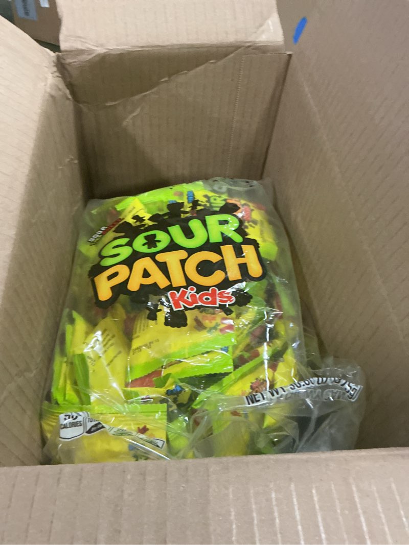 Condition photo showing New/Like New for (Best by 04 sep 2026) SOUR PATCH KIDS Soft & Chewy Candy, Bulk Christmas Candy Stocking Stuffers, 140 Snack Packs