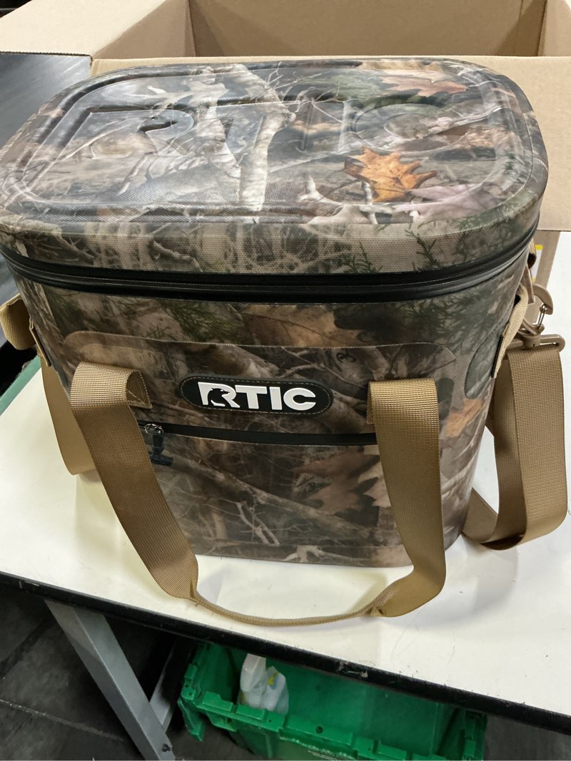Condition photo showing New/Like New for rtic soft pack 20 camo