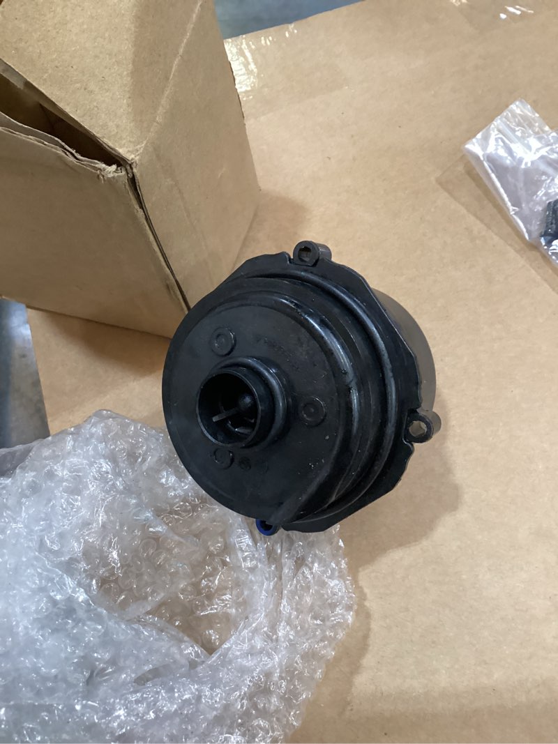 Condition photo showing Good Condition for holdwell thermal system supermanifold coolant pump 1492611-s0-a 1492611s0a 1492611-00-a 149261100a compatible with tesla model y 3 s x