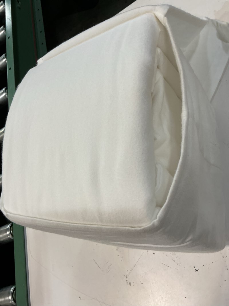 Condition photo showing Good Condition for full christmas ultra soft flannel sheet set white - threshold™