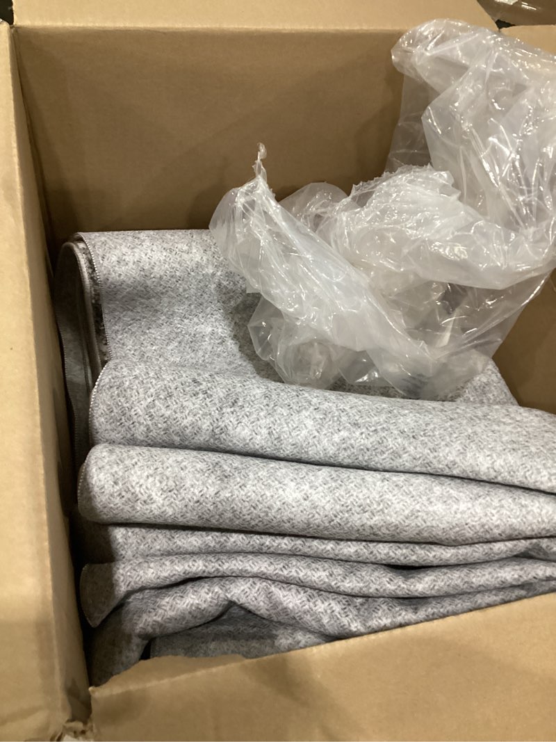 Condition photo showing Good Condition for byyvoo house rug machine washable low pile water resistant and lightweight