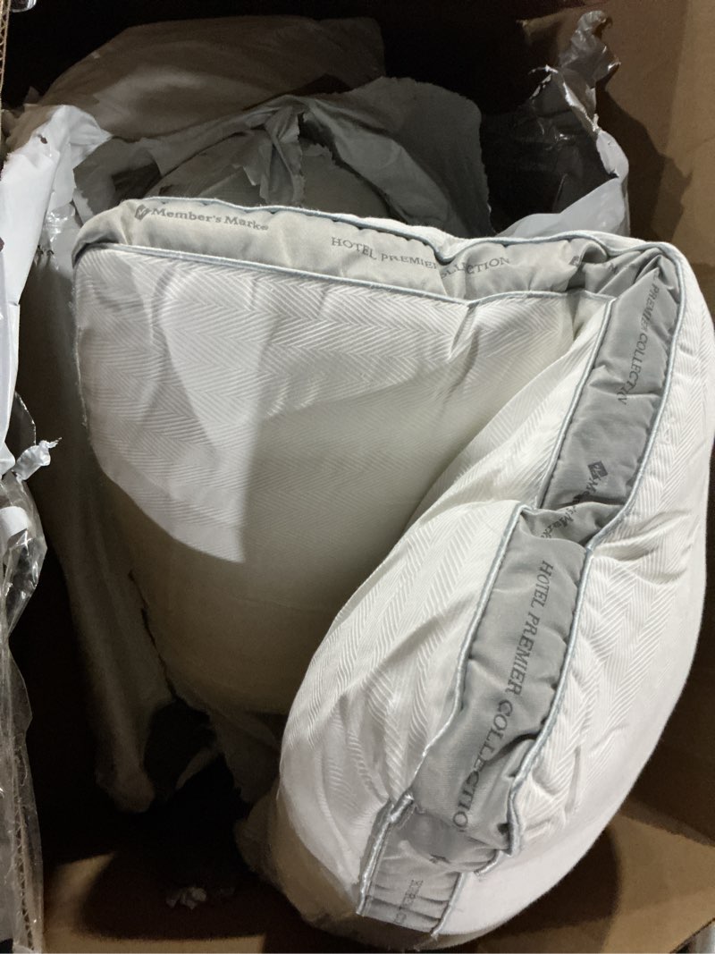Condition photo showing Good Condition for (Similar to) Member's Mark Hotel Premier Collection Queen Pillows (2 Pack)