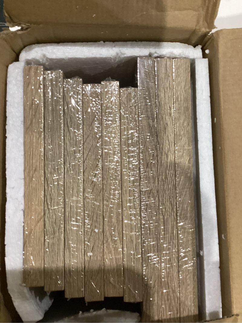 Condition photo showing New/Like New for BESCRCL 15 Pack Real Glass Picture Frames Collage Wall Decor, Including 3pcs 8x10, 6pcs 5x7, 6pcs 4x6 Photo Frames for Gallery Wall or Tabletop Display, Natural Woodgrain Natural woodgrain 3pcs 8x10, 6pcs 5x7, 6pcs 4x6