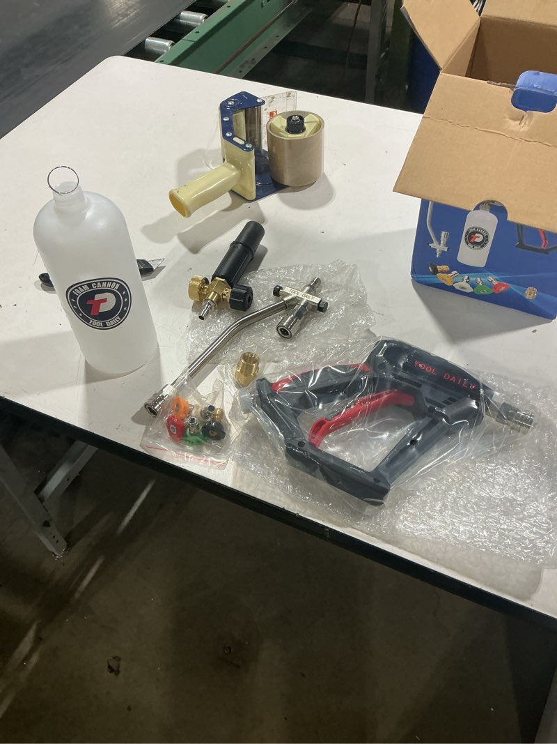 Condition photo showing Good Condition for tool daily short pressure washer gun with foam cannon, dual connector accessory, 1/4 inch quick connect, 5 spray nozzle tips, 1 liter foam gun with dual connector