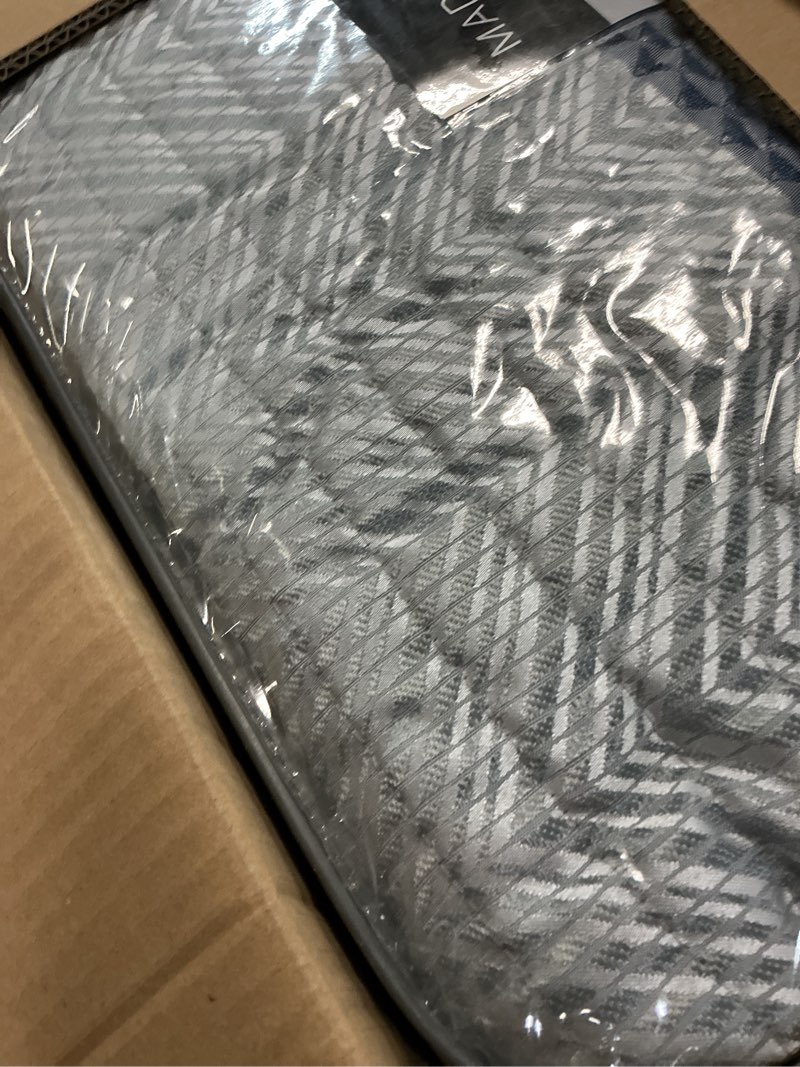 Condition photo showing New/Like New for madison park quilt set luxurious jacquard stripes design - all season, coverlet bedspread lightweight bedding layer, shams, decorative pillow, full/queen(90"x90"), chevron navy 6 piece