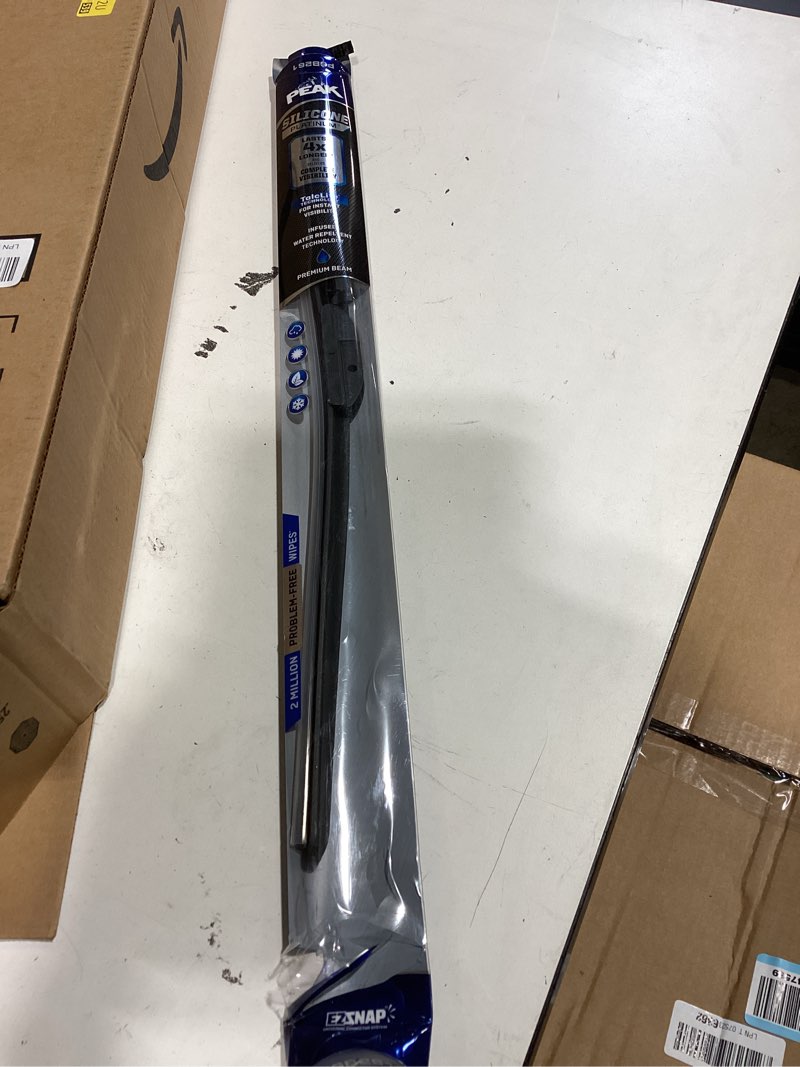 Condition photo showing Good Condition for peak silicone platinum 26" front windshield wiper blade, replacement windshield wiper blade with universal connector, pack of 1
