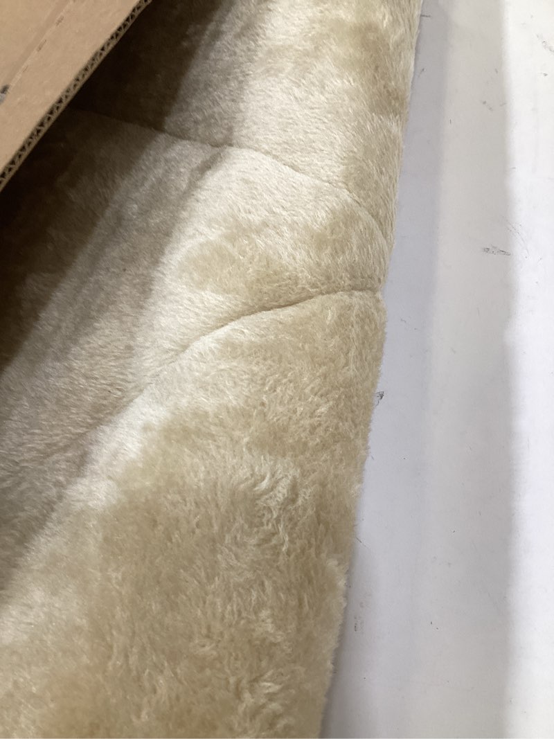 Condition photo showing New/Like New for furhaven thermanap self-warming cat bed for indoor cats & large/medium dogs, washable & reflects body heat - quilted faux fur reflective bed mat - cream, large large - 36"l x 24"w cream