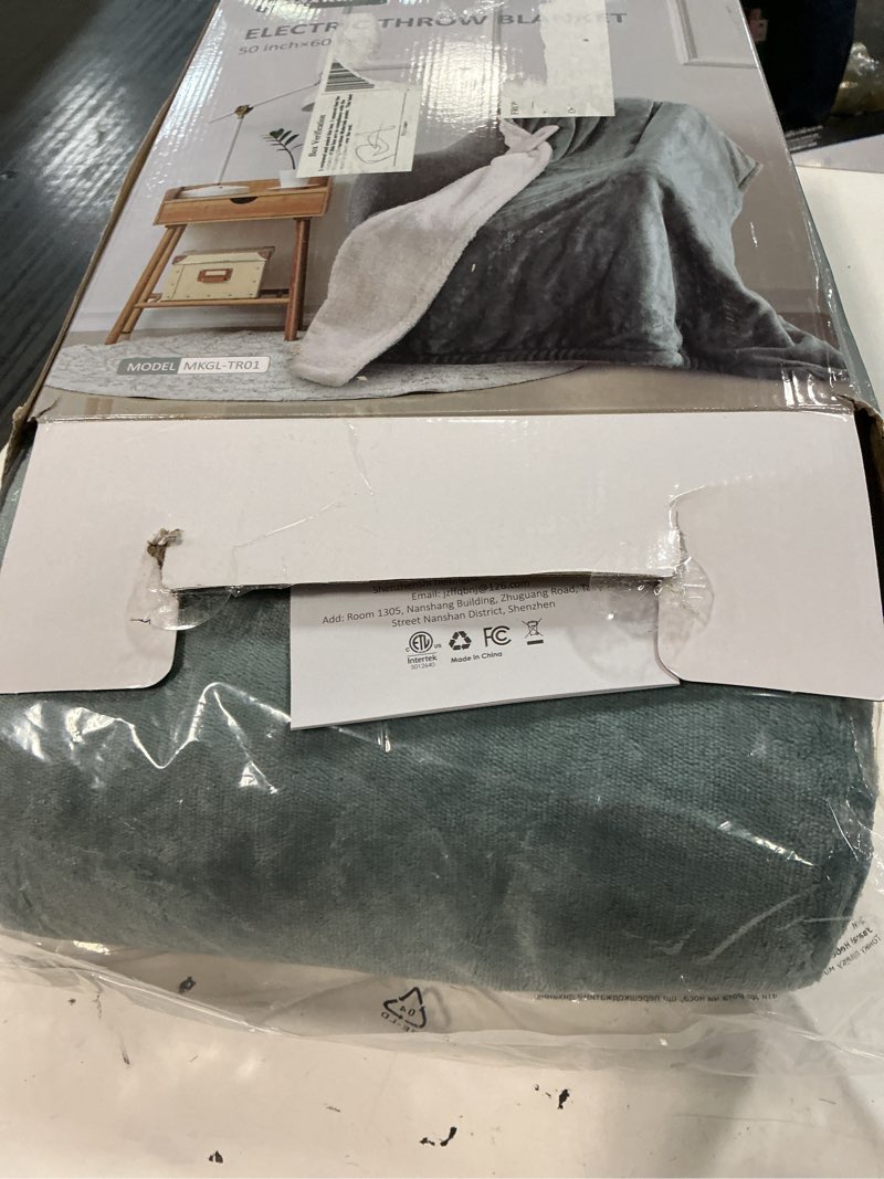 Condition photo showing New/Like New for maxkare 50”x60” heated blanket throw, electric blanket with 6 heating levels & 5 timer settings, etl certification, flannel & sherpa, gray & white