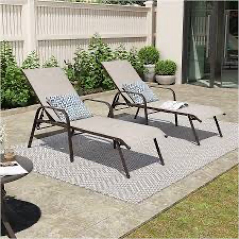 lounge chair (one)