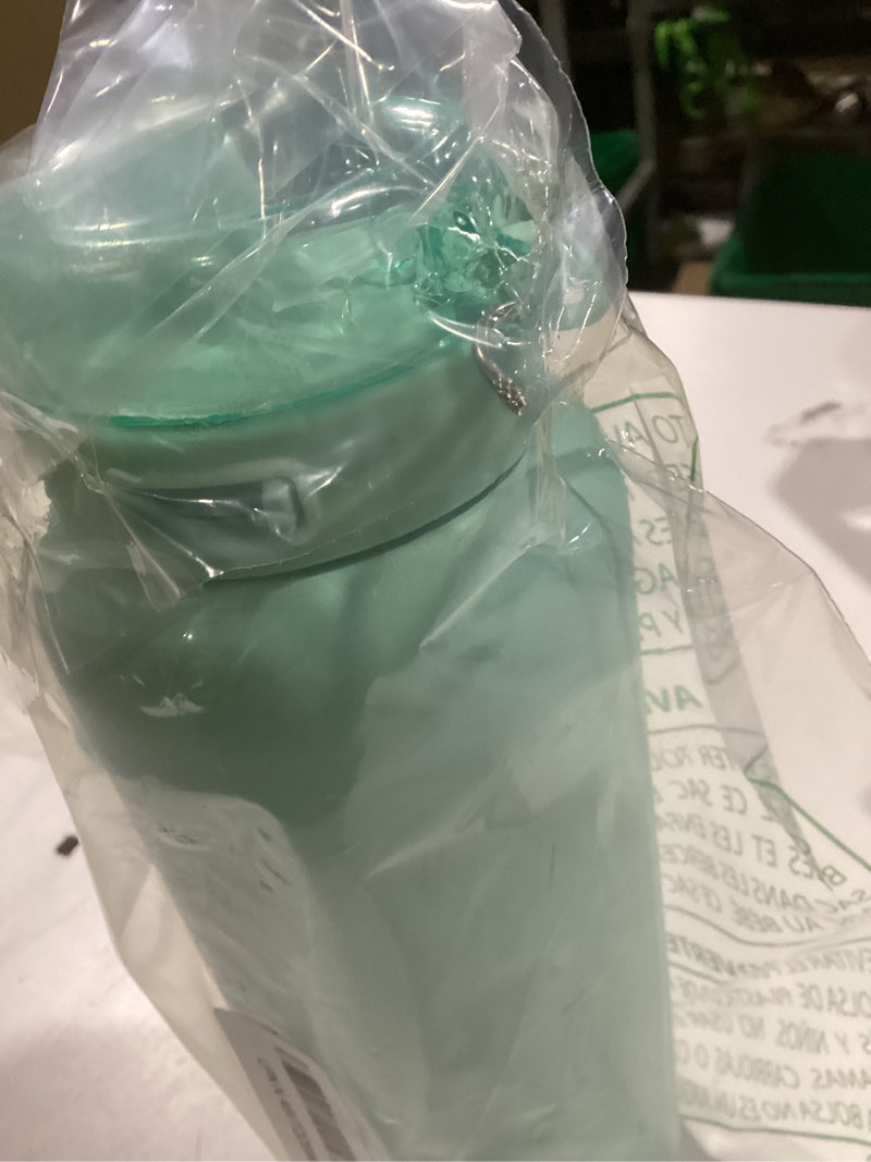 Condition photo showing Good Condition for Ello Cooper 32oz Stainless Steel Water Bottle with Straw and Carry Handle, Double Walled and Vacuum Insulated Metal, Leak Proof Locking Lid with Soft Silicone Spout, Reusable, BPA Free, Yucca Yucca 32oz Straw