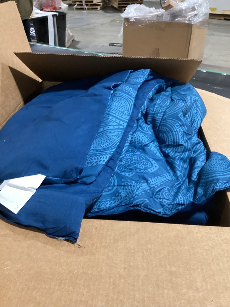 Condition photo showing Good Condition for LUX Décor Reversible 5pc King Comforter Set, Printed Bedding Set, All-in-One Bed in a Bag, Includes 1 Comforter, 2 Pillow Shams, 1 Decorative Pillow & 1 Bed Skirt (Paisley Navy,King) King Paisley Navy